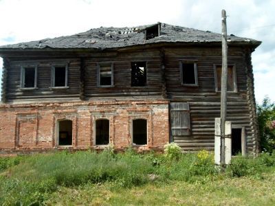 Здание, в котором проходил первый волостной съезд Советов рабочих, крестьянских и солдатских депутатов, провозгласивший Советскую власть в Байсинской волости