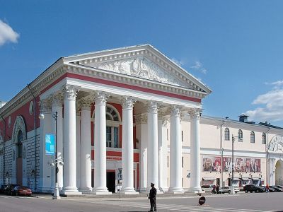 Комплекс торговых и общественных зданий