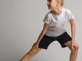 Комплект спортивный для девочки: футболка, шорты, мешок