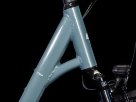 Женский велосипед Cube Town One Easy Entry, год 2025, цвет Серый-Белый, ростовка 19.5