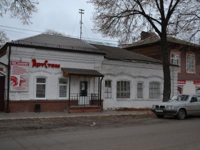 Флигель с торговым помещением