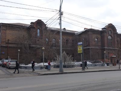 Здание женской гимназии