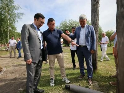 Айсен Николаев проверил ход газификации и строительство водопровода в Бердигестяхе