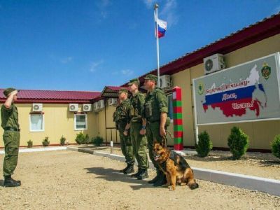 На службу в ФСБ хотят позвать солдат-срочников  