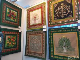 В Якутске открыли выставку лучших изделий мастериц студии «Үктэл»