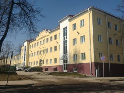 Здание горно-керамического техникума, в котором учился Герой Советского Союза летчик Л.П.Павлов