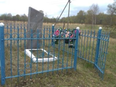 Братская могила 24 советских воинов, погибших в 1943 году в боях с немецко-фашистскими захватчиками