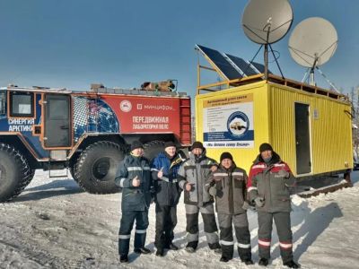 Спутниковый узел связи на автозимнике «Яна» ввели в Якутии