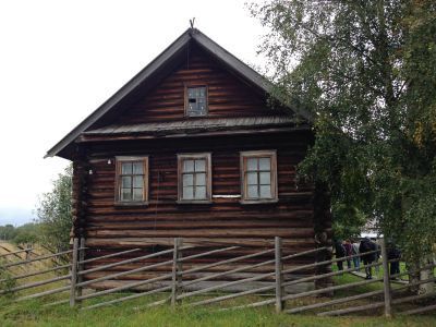 Дом Тучина Д.Е., в котором в 1943-1944 гг. работал подпольный райком партии