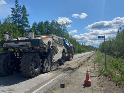 Укладка асфальта на участке автодороги «Амга» завершится в августе