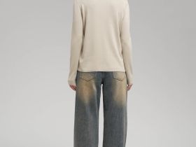 Легкий базовый джемпер прямого кроя