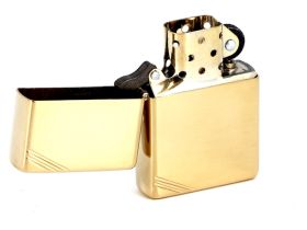 Зажигалка ZIPPO Vintage™ с покрытием High Polish Brass