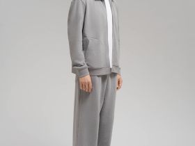 Толстовка прямого кроя из футера