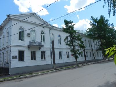 Каменное двухэтажное здание бывшей Земской управы
