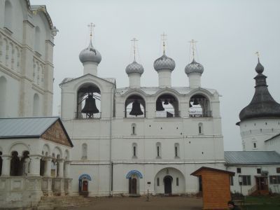 Звонница Успенского собора с церковью Входа Господня в Иерусалим