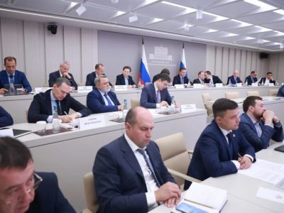 Александр Новак провел совещание по ситуации на топливном рынке