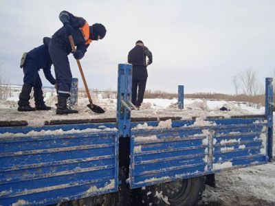 Спасатели продолжают работы по вывозу снега в Табаге