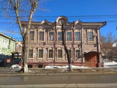 2-х этажный жилой дом, типичная городская застройка начала XX века