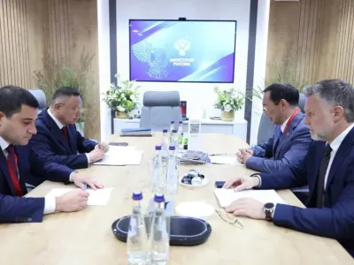 Айсен Николаев и Ирек Файзуллин обсудили вопросы развития строительной отрасли Якутии