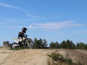 В Кысыл-Сыре прошли соревнования по мотокроссу