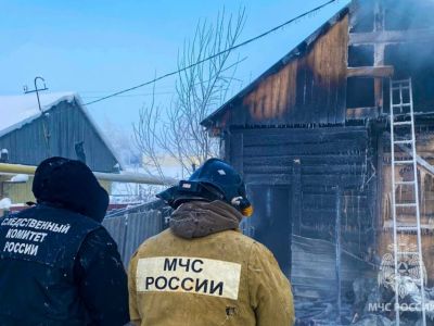 Двое мужчин погибли при пожаре в Намском районе