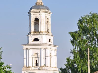 Колокольня с росписями и иконостасом