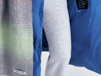 Пуховое пальто с воротником-стойкой и капюшоном