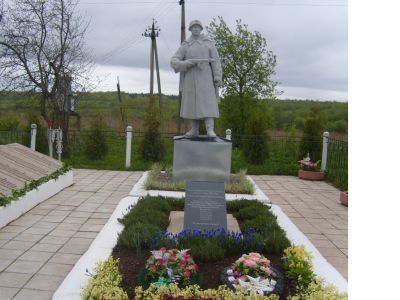 Братская могила воинов Советской Армии, погибших в 1944 г.