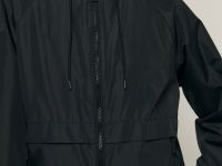 Ветровка с капюшоном на молнии