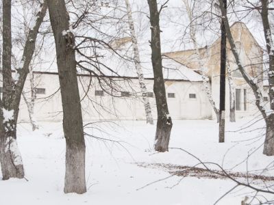 Здание конюшни-2