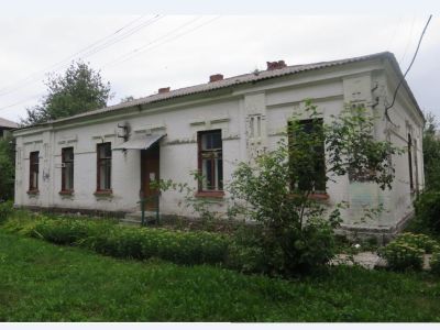 Дом для сестёр и прислуги