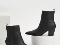 Казаки из натуральной кожи, Черный