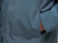 Легкий пуховик с натуральным утеплителем