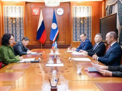 Глава Якутии провел рабочую встречу с генконсулом Монголии в Иркутске / ЯСИА   