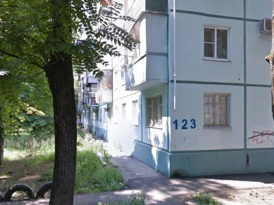 Памятное место, где проходили нелегальные митинги и собрания рабочих под руководством большевиков П.И. Вишняковой, Я.В. Полуяна, Ф.Я. Волика и других