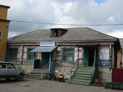 Дом, где в годы Великой Отечественной войны размещалась школа юнг, эвакуированная из Ленинграда