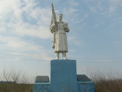 Памятник воинам-землякам, погибшим в 1941 - 1945 гг. на фронтах Великой Отечественной войны