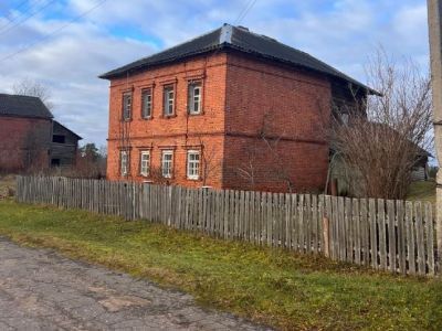 Дом жилой с двором