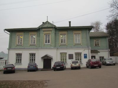 Здание церковно-приходской школы, в которой работал учителем И.Е.Любимов, видный деятель компартии и государства