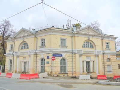 Боковой флигель