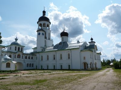 Галерея, колокольня