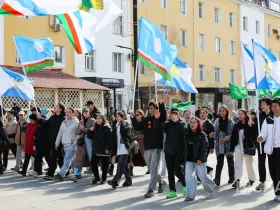 В Якутске состоялся парад молодёжи в честь Дня республики