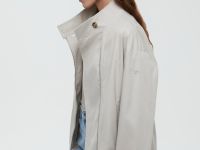 Ветровка с ассиметричной застежкой