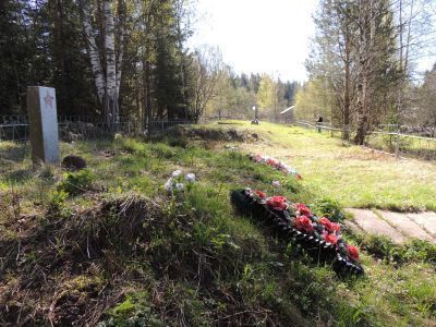 Воинское захоронение из 2 братских могил советских воинов, павших в годы Великой Отечественной войны 1941-1945 г.г.