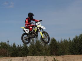 В Кысыл-Сыре прошли соревнования по мотокроссу