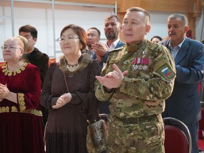 Героя России Александра Колесова чествовали в Доме дружбы народов в Якутске
