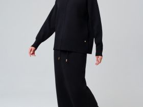 Комплект трикотажный для женщин: джемпер, юбка