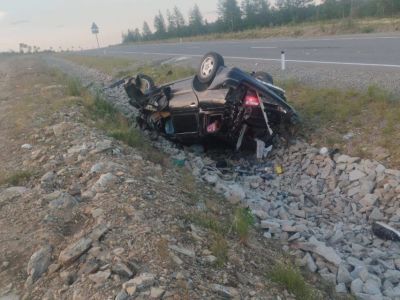 Водитель погиб в результате опрокидывания автомобиля в Алданском районе
