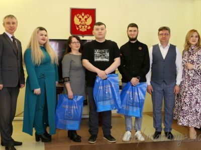 В администрации города Удачного наградили победителей акции «Добросовестный плательщик»