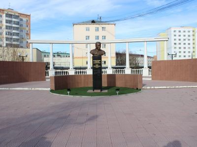 Памятник выдающемуся ученому, профессору Г.П. Башарину